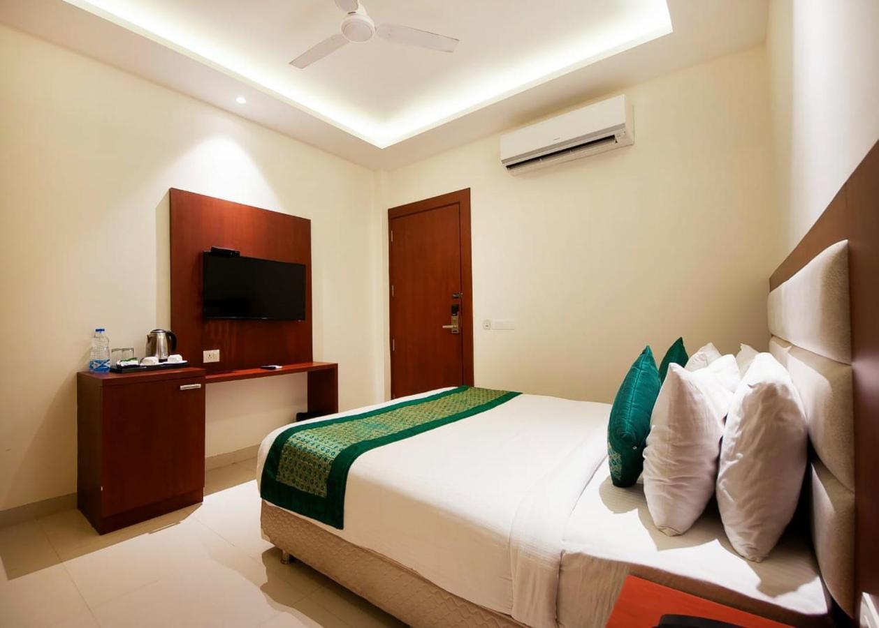 Hotel Z Suite-Near Delhi Airport New Delhi Eksteriør billede